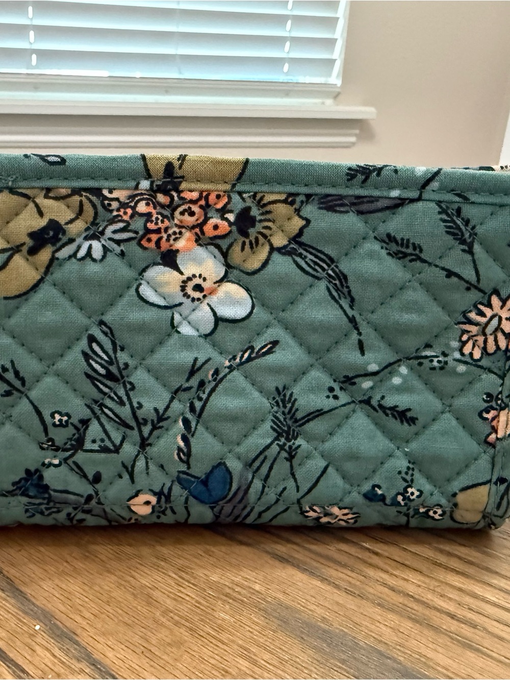 Vera Bradley Teal Floral Quilted laptop case and small cosmetic bag - Picture 6 of 10